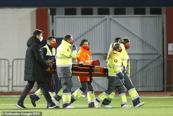 Daley Blind dính chấn thương khá nặng đầu hiệp hai