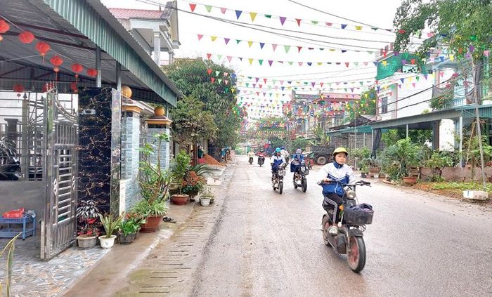 Tuyến đường từ thôn Khổng đến Cây Vạng vừa hoàn thiện đưa vào sử dụng.