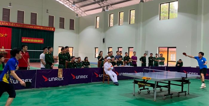 Môn bóng bàn diễn ra với chất lượng chuyên môn cao. Trong ảnh: Trận đấu giữa công đoàn phòng đào tạo và công đoàn khối cơ quan.