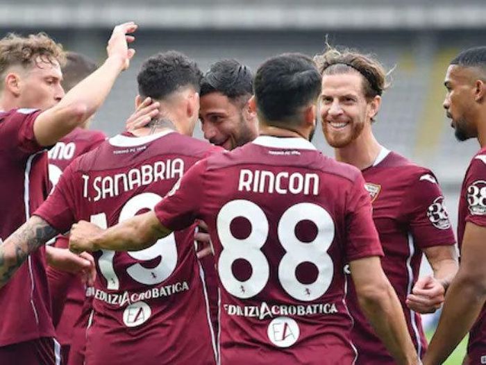 Niềm vui của các cầu thủ chủ nhà Torino