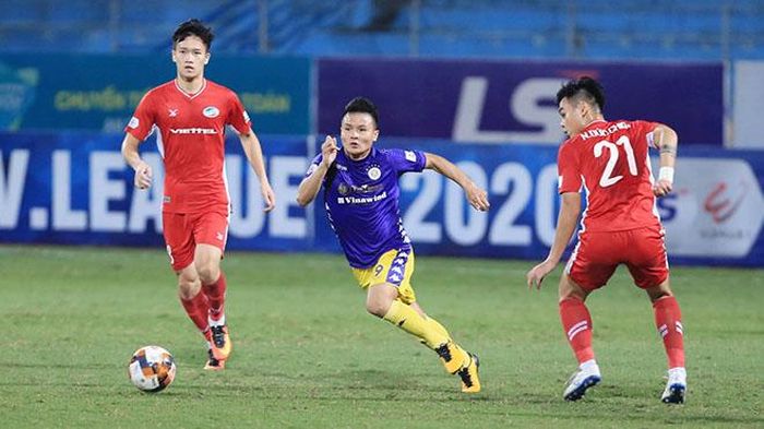 Năm ngoái Hà Nội FC không thể thắng Viettel cả 2 lượt trận và năm nay, sự sa sút của Quang Hải khiến Hà Nội FC càng lao đao. Ảnh: VPF