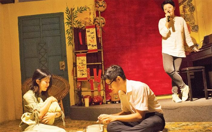 Một cảnh trong chương trình sân khấu hóa cuốn sách "Mắt biếc".