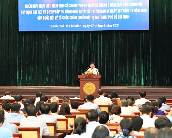 Chủ tịch UBND TPHCM Nguyễn Thành Phong phát biểu tại hội nghị. Ảnh: VIỆT DŨNG