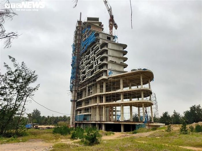 Việc chậm tiến độ, bị bỏ hoang phế dự án khách sạn 5 sao Pullman đang làm ảnh hưởng đến bộ mặt phát triển chung của tỉnh Quảng Bình và gây mất mỹ quan đô thị.