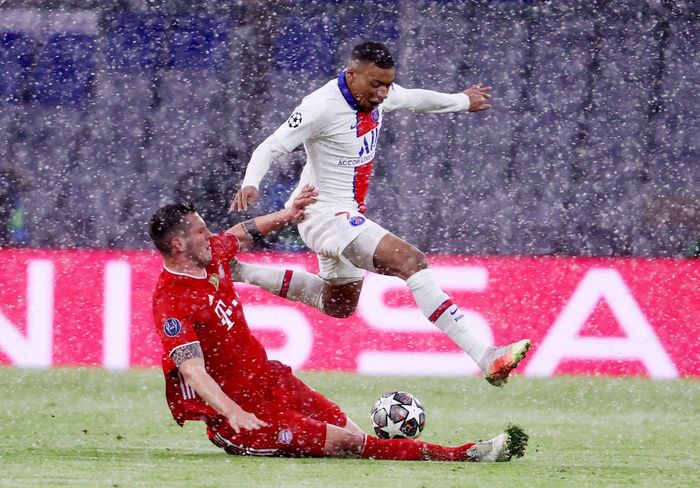  Ở bàn ấn định tỷ số 3-2 cho PSG, "Ninja Rùa" đã khiến thủ môn Neuer bất lực với cú sút đưa bóng qua hai chân Jerome Boateng trước khi găm vào lưới. 