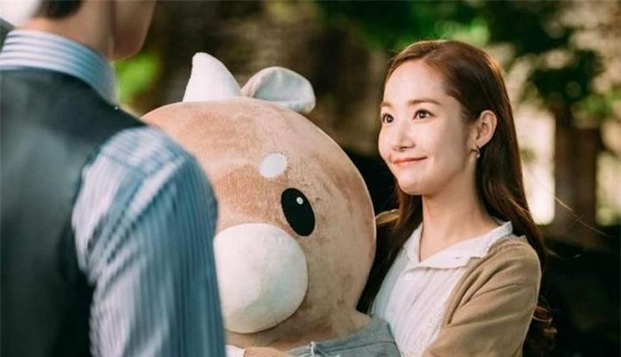 Người bắt đầu cuộc hội thoại là bạn và người kết thúc cũng là bạn.