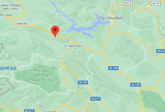  Tai nạn xảy ra trên quốc lộ 6, đoạn qua xã Tân Sơn, huyện Mai Châu, Hòa Bình. Ảnh: Google Maps. 