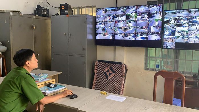 Lực lượng Công an phường Tam Bình, TP Thủ Đức (TPHCM) giám sát thông qua camera an ninh