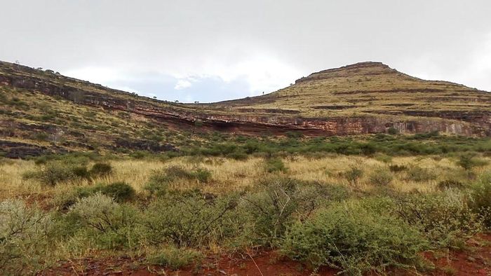 Chính vì vậy, nhà khảo cổ Jayne Wilkins thuộc Đại học Griffith ở Queensland, Australia cho rằng, sa mạc Kalahari có thể từng là nơi sinh sống của người Homo sapiens.