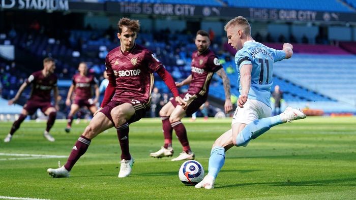 Man City dù thua Leeds thì vẫn vững vàng dẫn đầu, tiến gần ngôi vương