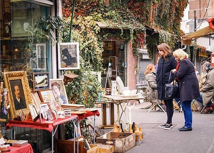 Người Pháp khá ưa thích mua sắm đồ đã qua sử dụng tại các chợ trời