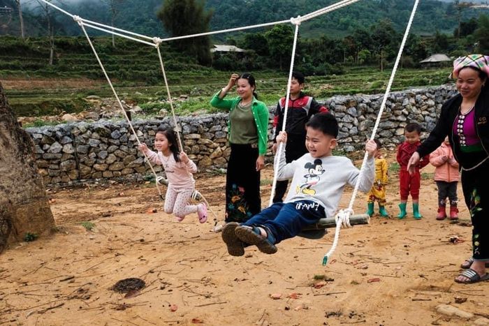 TPG cũng mang đến một số trò chơi thú vị khác cho sân chơi Khau Phạ như zipline hay xích đu.