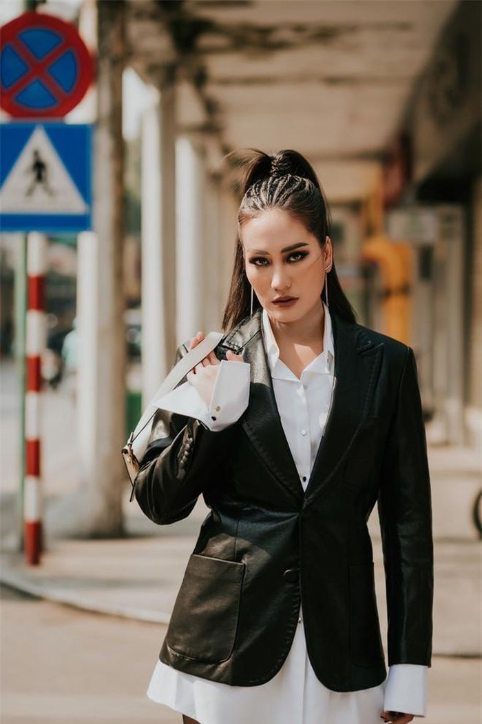 Minh Cúc rất hào hứng với vai diễn mới. Chị cho biết, làm diễn viên điều thú vị nhất là được thử sức mình ở nhiều dạng vai diễn khác nhau.