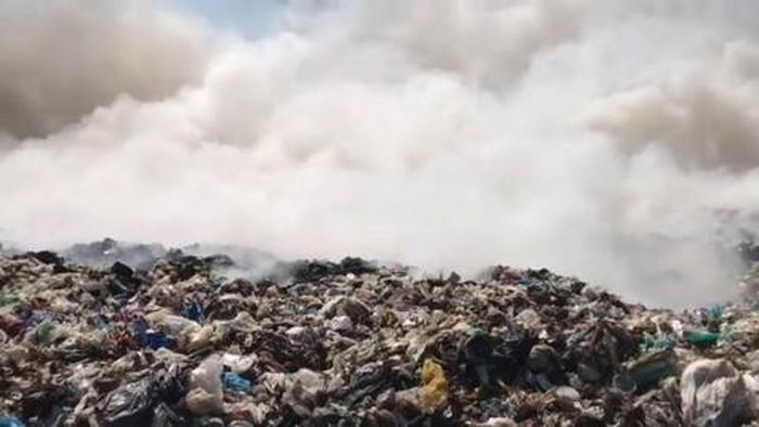 Lực lượng chức năng triển khai các phương án chữa cháy không để cháy lan
