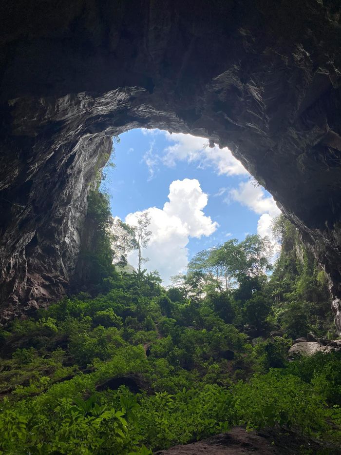  Khung cảnh hiện ra hùng vĩ, choáng ngợp. 