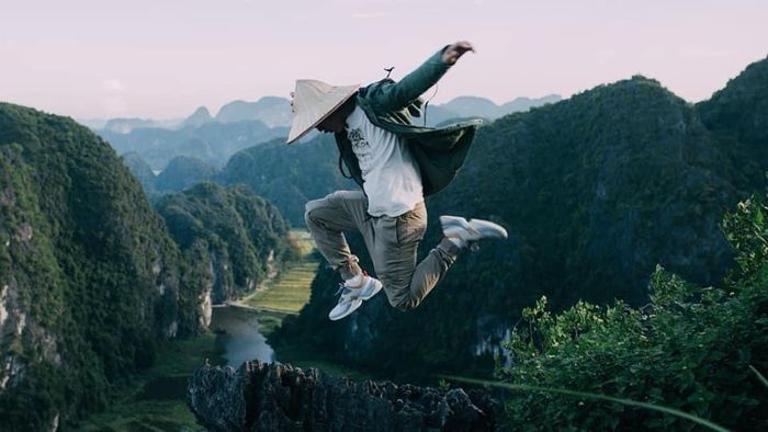 Ngoài địa điểm quen thuộc là Tràng An, Tam Cốc thì Hang Múa chính là địa điểm được dự đoán sẽ rất đáng để đi trong năm du lịch quốc gia Ninh Bình 2021.
