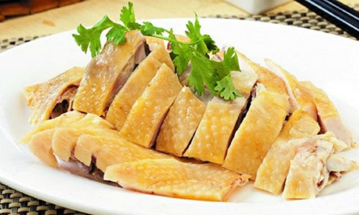 Thịt gà kỵ với tôm (Ảnh minh họa)