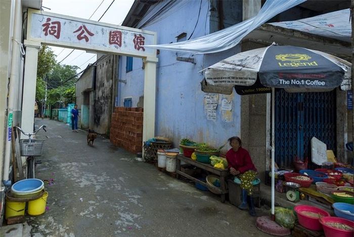 Những cổng của kiệt Huế đã có từ lâu lắm rồi.