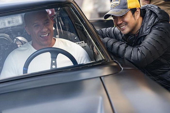 Vin Diesel và đạo diễn Justin Lin thân thiết trên phim trường