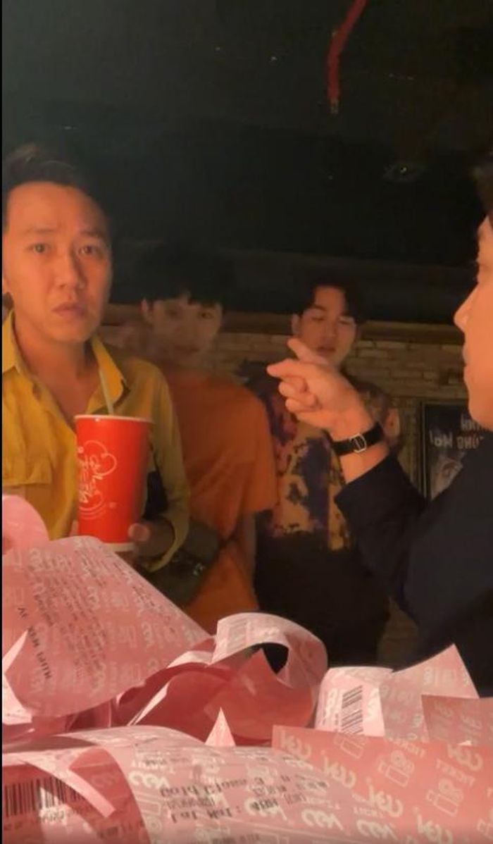 Trấn Thành gọi cả hội Cờ cá ngựa minh oan cho mình.