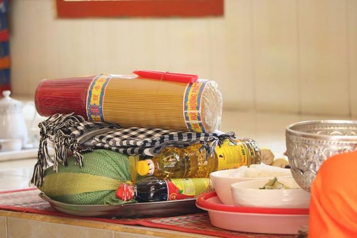 Lễ người dân Khmer mang đến dâng lên chùa.