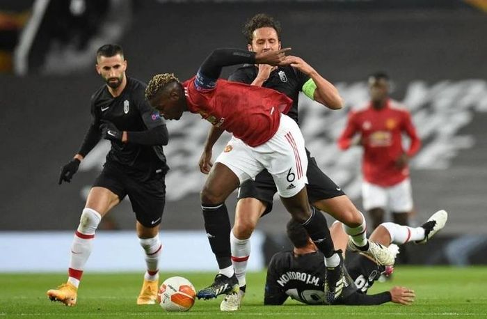 Pogba có hành vi chơi xấu đối phương