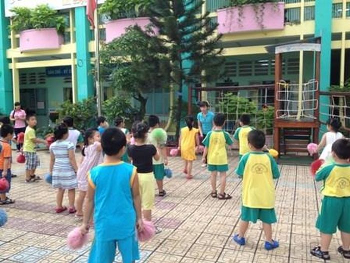 Hoạt động vận động giúp trẻ phát triển cân đối, tránh béo phì 