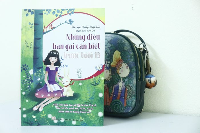  Bìa sách được thiết kế bắt mắt phù hợp với lứa tuổi độc giả. Ảnh: H.T. 