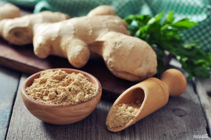 Người mắc bệnh về gan: Gừng có tác dụng kích thích sự bài tiết của các tế bào gan khiến cho những tế bào này bị hoại tử trong tình trạng được kích thích. Vì thế người bị bệnh viêm gan cấp và mãn tính, xơ gan không nên ăn gừng.