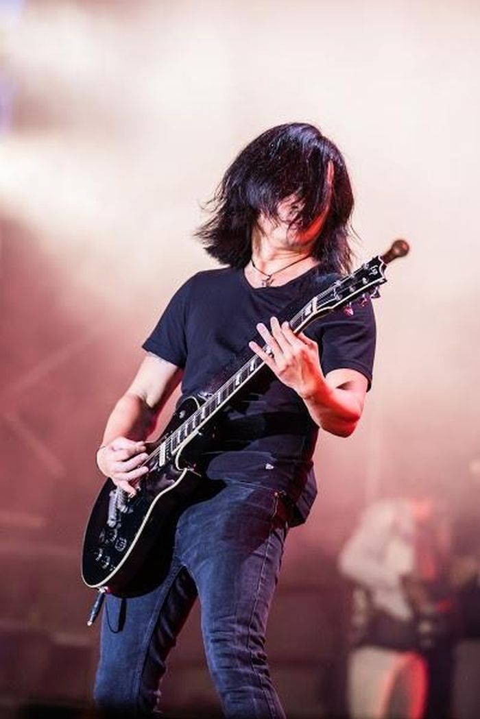 Guitarist Trần Tuấn Hùng đang tiếp quản vai trò mà bấy lâu nay của cố nhạc sĩ Trần Lập