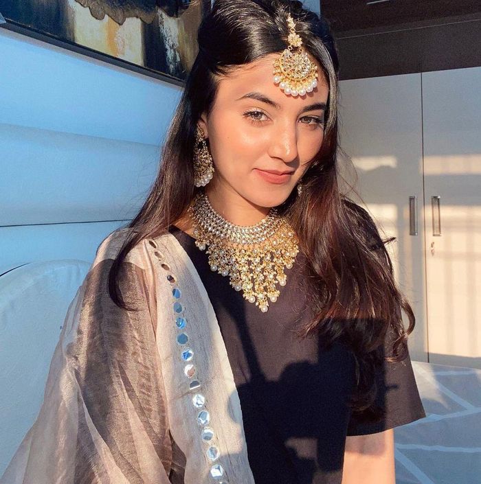 Somya Gupta (sinh năm 1997) là beauty blogger nổi tiếng trên mạng xã hội tại Ấn Độ. Cô sinh ra và lớn lên tại thành phố Mumbai, gia nhập cộng đồng làm đẹp từ 5 năm trước.