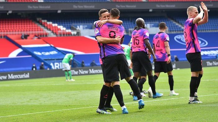 3 điểm có được ở vòng 33 giúp PSG rút ngắn khoảng cách với Lille xuống còn 1 điểm. Bởi trong ngày hôm qua, đội đầu bảng đã để Montpellier cầm hòa 1-1
