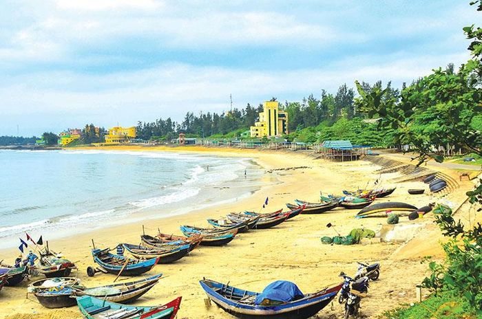 Bãi tắm Cửa Tùng, nơi từng được mệnh danh là “Nữ hoàng của các bãi tắm” - Ảnh: T.T