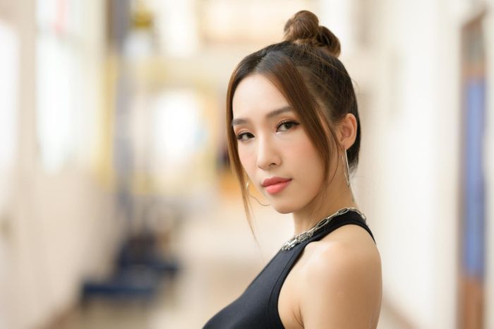  Emily tiết lộ bản thân bị chứng lo lắng thái quá khi xa con. Ảnh: Bá Ngọc. 