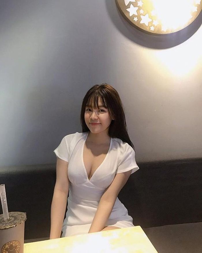 Những hình ảnh thời gian gần đây mà Yến Xuân chia sẻ cho thấy có thể cô đã can thiệp dao kéo vào vòng 1.