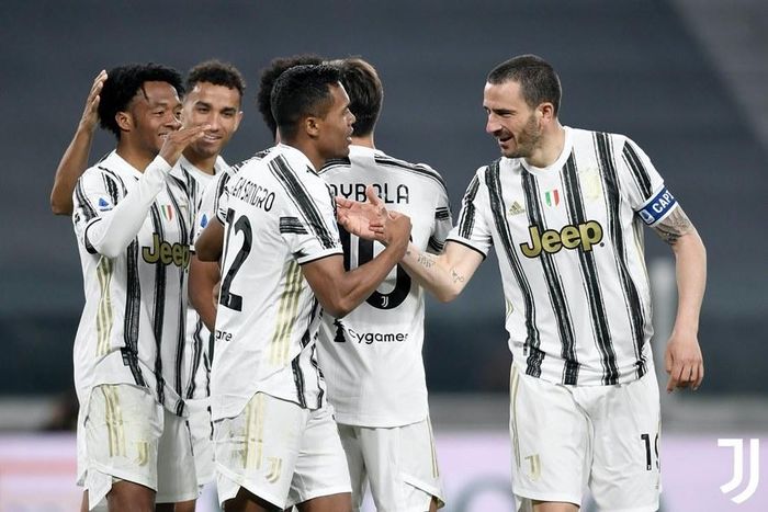 Juventus ngược dòng hạ Parma 3-1