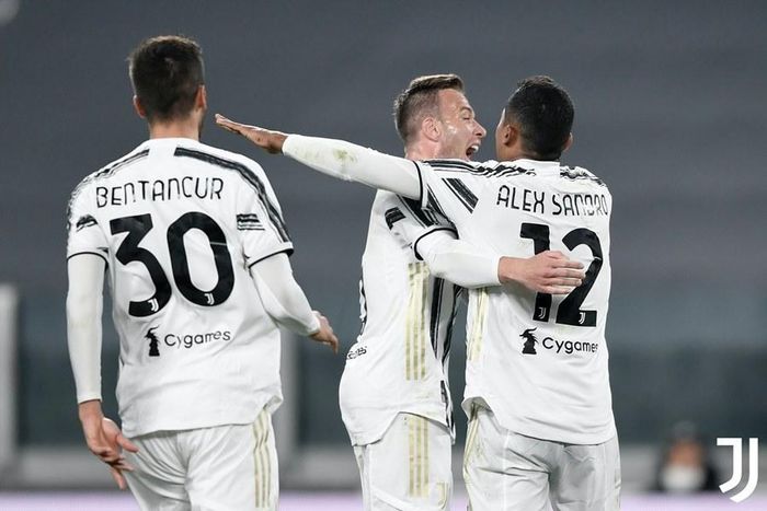 Niềm vui của Alex Sandro và các đồng đội