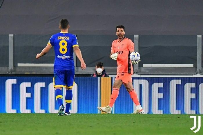 Thủ thành lão luyện Buffon bắt chính trận tiếp Parma