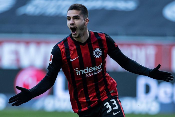 Dortmund chọn Andre Silva thay Haaland