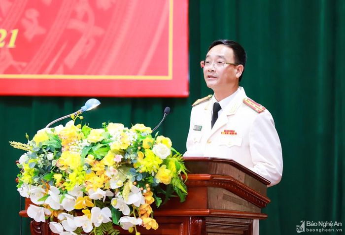 Đại tá Phạm Thế Tùng - tân Giám đốc Công an tỉnh Nghệ An phát biểu nhận nhiệm vụ. Ảnh: Thành Duy