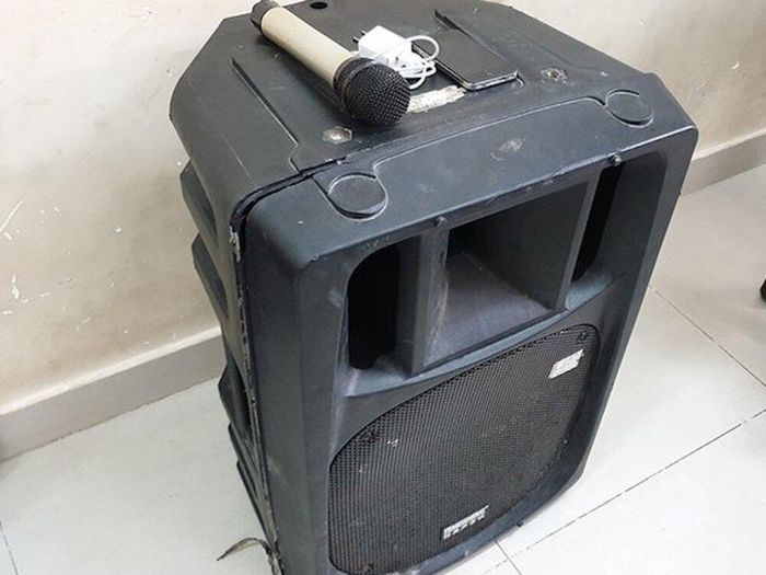 Án mạng đau lòng từ việc hát nhạc từ thùng loa kẹo kéo.