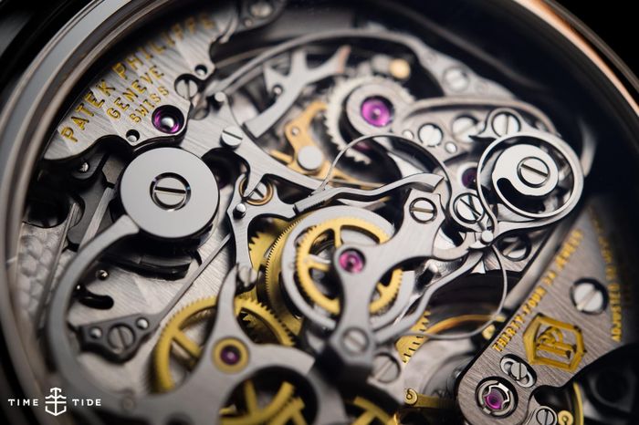  Bộ chuyển động được ví như trái tim của đồng hồ. Ảnh: Time and Tide Watch. 