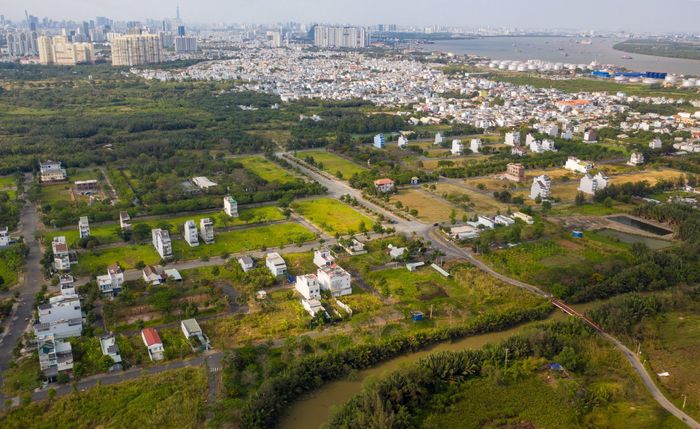 HoREA cho rằng các khoản thuế đề xuất này sẽ góp phần giảm tình trạng đầu cơ nhưng vẫn đảm bảo quyền lợi của người mua nhà với mục đích để ở. Ảnh: Chí Hùng.