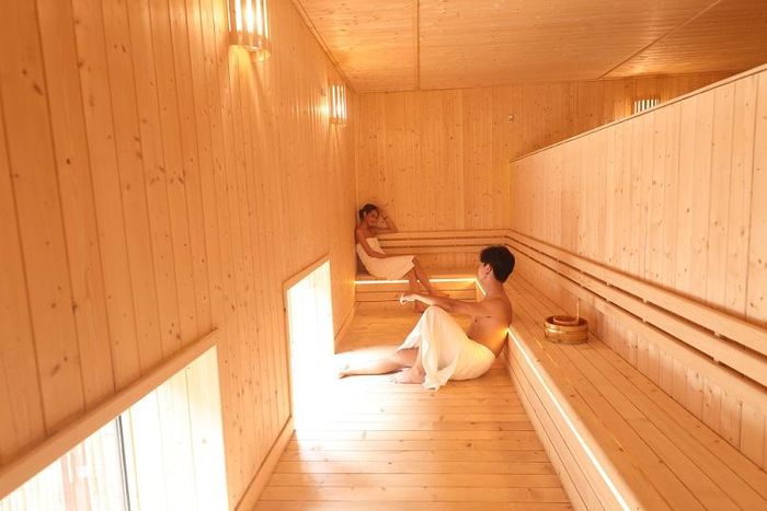Xông hơi tại Yoko Onsen Quang Hanh. 