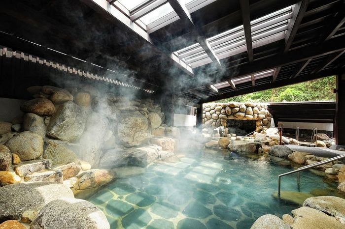 Khu tắm tiên tại Yoko Onsen Quang Hanh. 