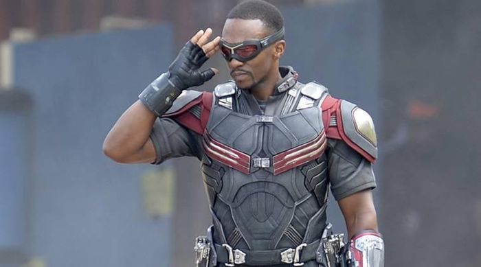  Sau thời gian đóng những vai nhỏ lẻ, Anthony Mackie bắt đầu xuất hiện trong những tựa phim đáng chú ý, trong đó có 8 Mile, Million Dollar Baby, We are Marshall... Tài tử cũng nhận nhiều lời khen ngợi khi hóa thân thành nghệ sĩ da đen đồng tính trong bộ phim độc lập Brother to Brother. 
