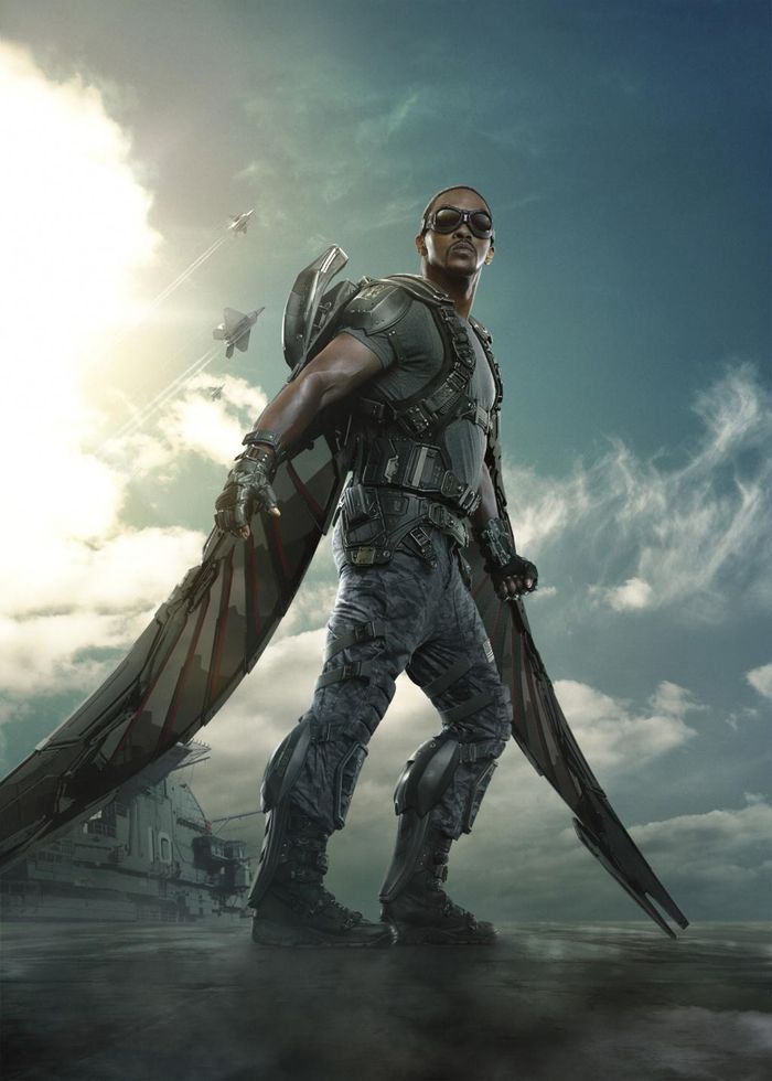  Tập cuối của mini-series The Falcon and the Winter Soldier đã "dọn đường" cho sự xuất hiện của Đội trưởng Mỹ da màu mới. Theo Screen Crush, lần đầu tiên trên màn ảnh, khán giả tận mắt chiêm ngưỡng áo giáp và cánh mới của Captain America, được chế tạo bằng công nghệ tiên tiến của Wakanda. 