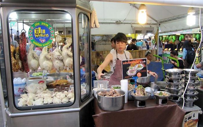 Tất cả góp phần làm nên sự đa dạng và hấp dẫn của thiên đường ẩm thực này.