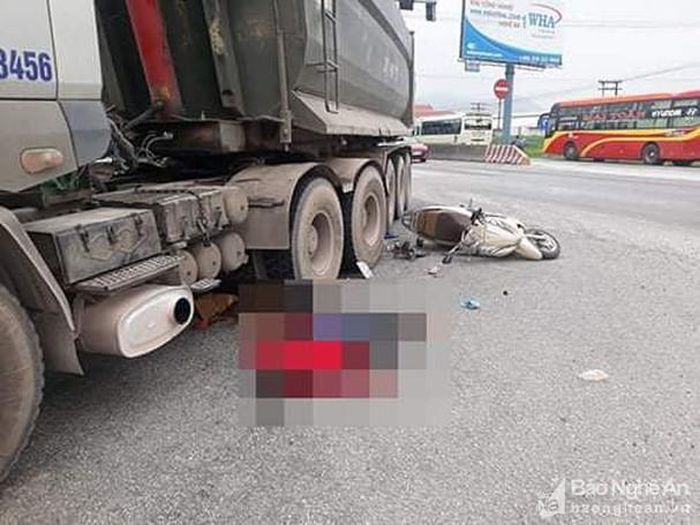Vụ tai nạn khiến một phụ nữ tử vong. Ảnh: Ngọc Phương