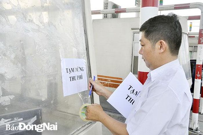 Ngày 31-10-2020, Công ty TNHH BOT quốc lộ 1K tiến hành tạm ngừng thu phí tại Trạm thu phí BOT quốc lộ 1K (P.Hóa An, TP.Biên Hòa). Ảnh: Võ Nguyên